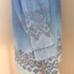CHICO’s Embroidered Denim Look light weight cardigan jacket Size 2